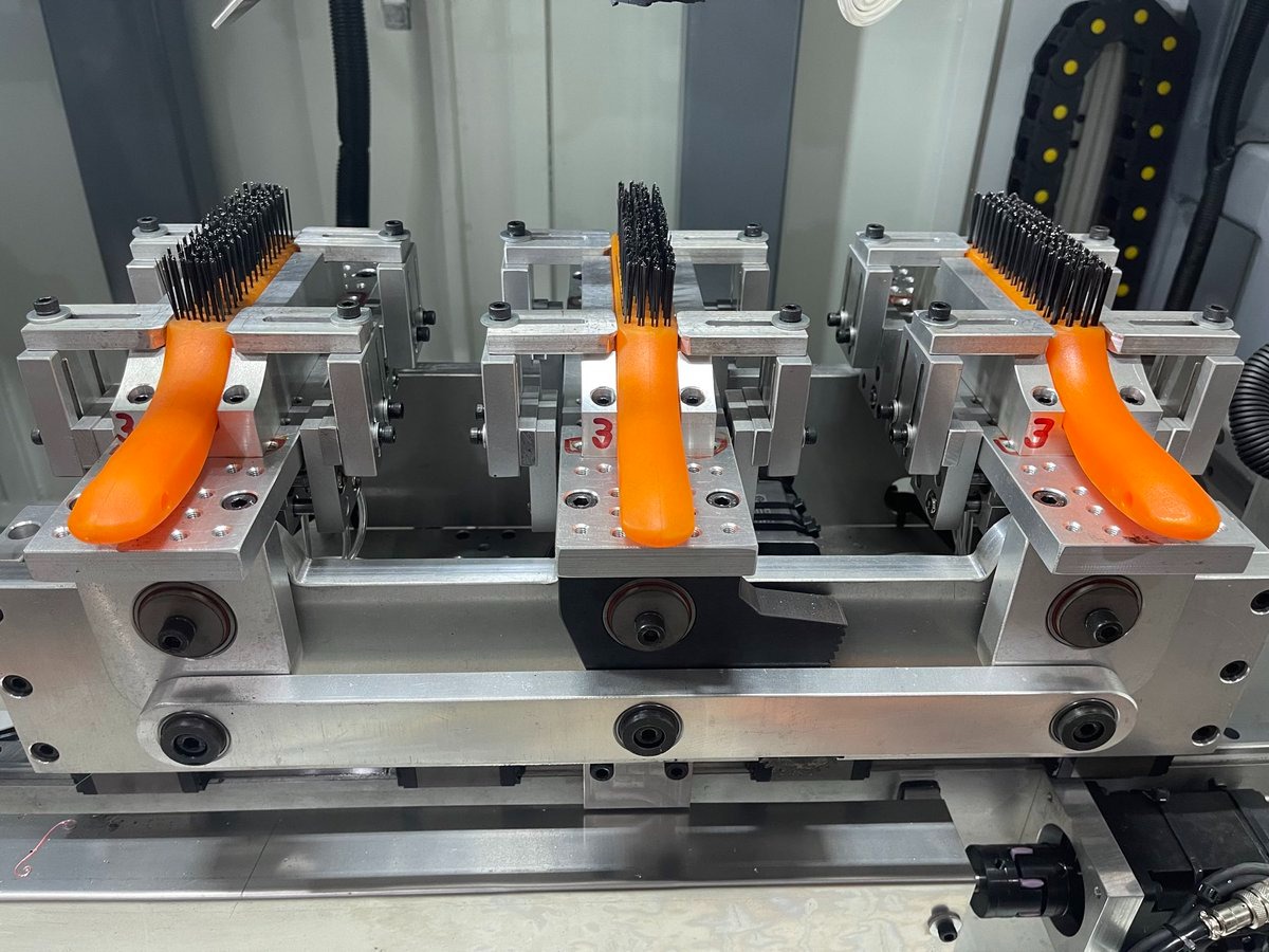 How a Brush Machine Manufacturer Improves Production Efficiency.