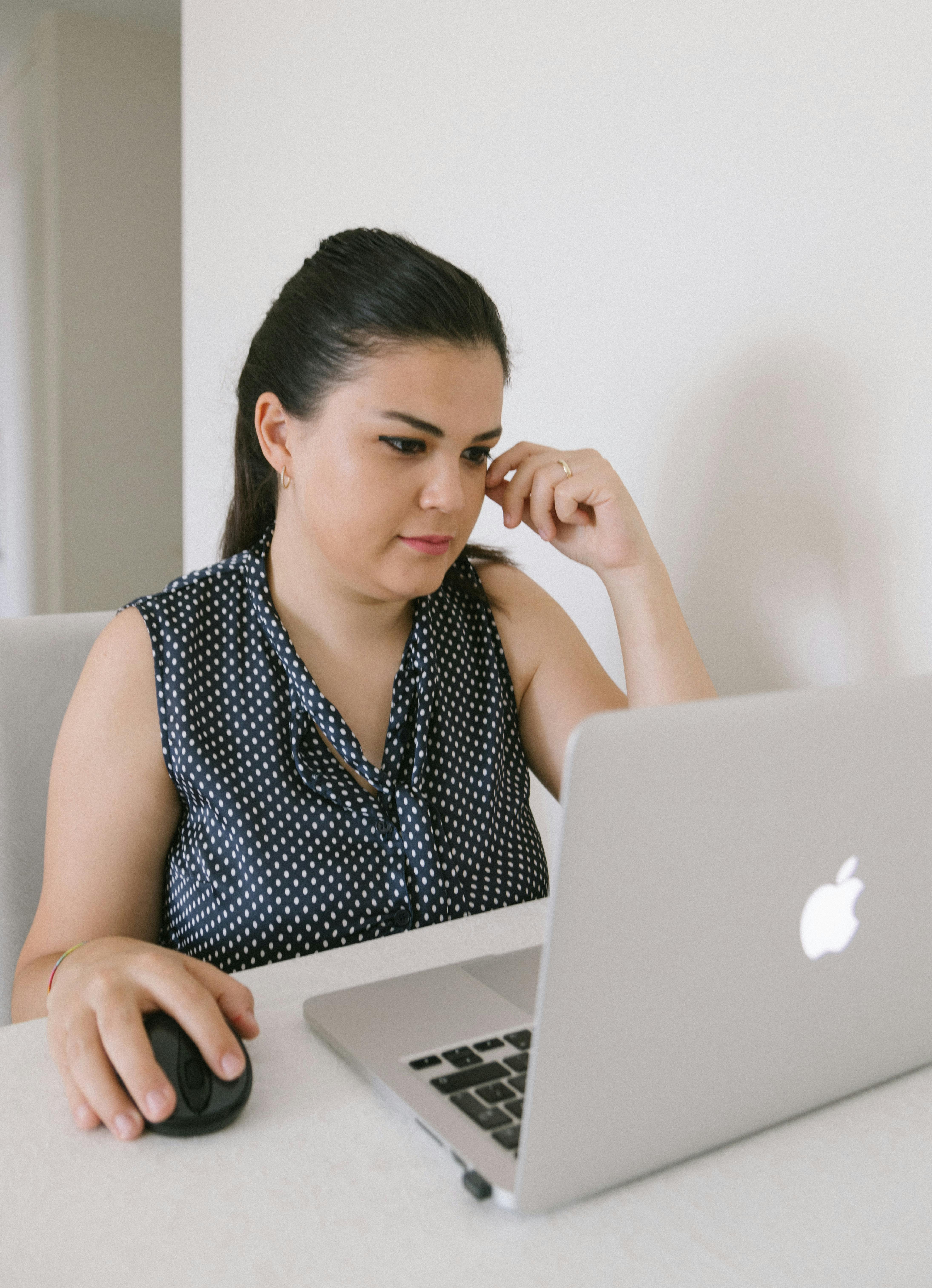 Top Features to Look for in a Social Media Panel