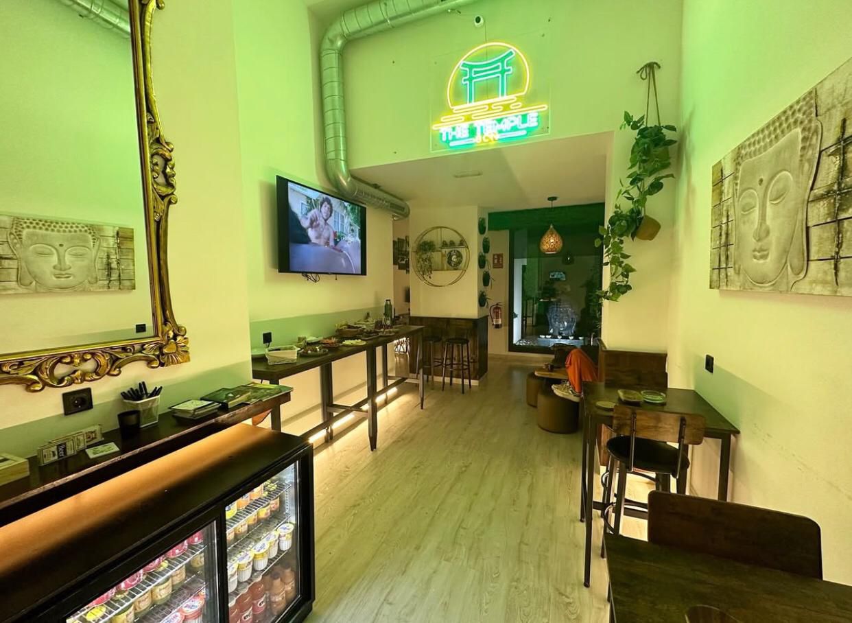 A relaxing stop at a Coffee Shop Lloret de Mar