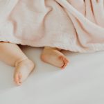 Couverture bébé naissance : confort et chaleur pour les premiers mois