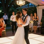 Hochzeit DJ Berlin: Begeisterte Gäste tanzen zur Musik eines professionellen DJs bei einer Feier in Berlin